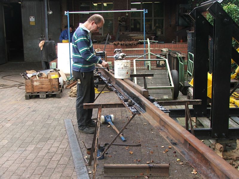 2009-09-28, Museumsbahn Weichenbau008.JPG